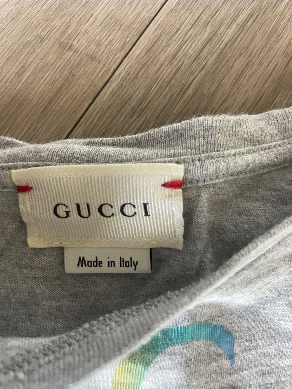 Gucci girls 4T Grey Metallic Rainbow Tiger Logo T-Shirt - Picture 3 of 5